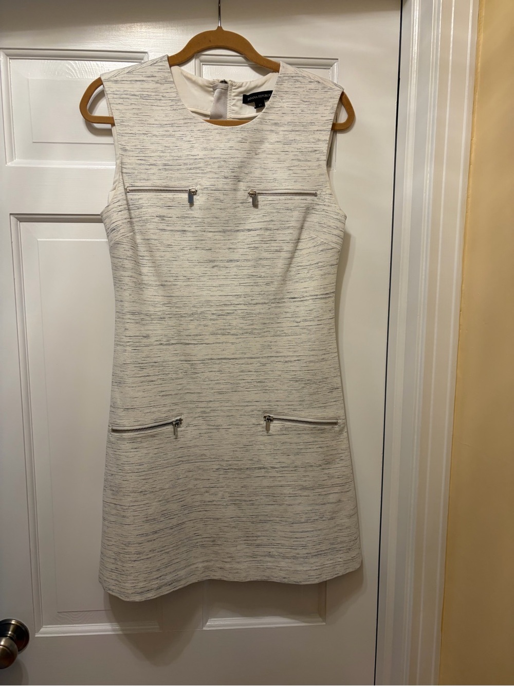 Banana Republic Gray and White Professional Dress with Zip Pocket Accents